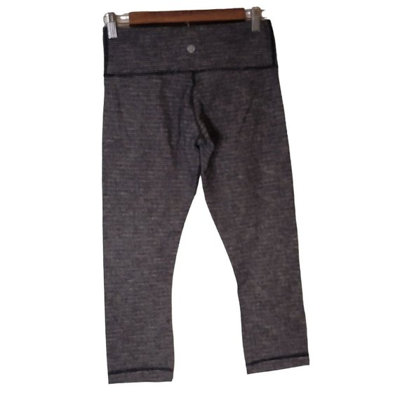 Lululemon Capri Leggings Athletic Workout Yoga Pants Gray Waist Size 26‎ - Picture 3 of 6